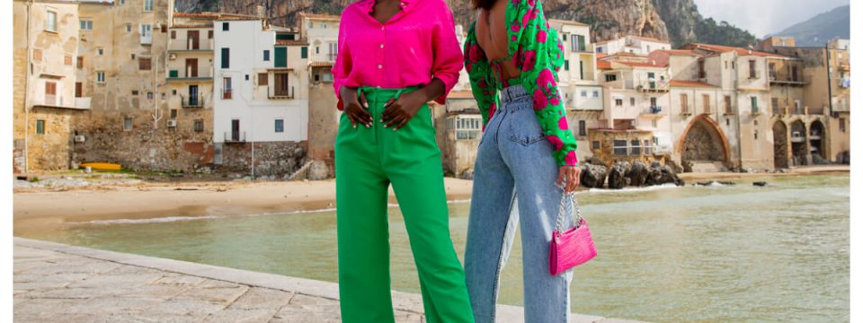 Damskie bluzki oversize w kolorze różowym i zielonym